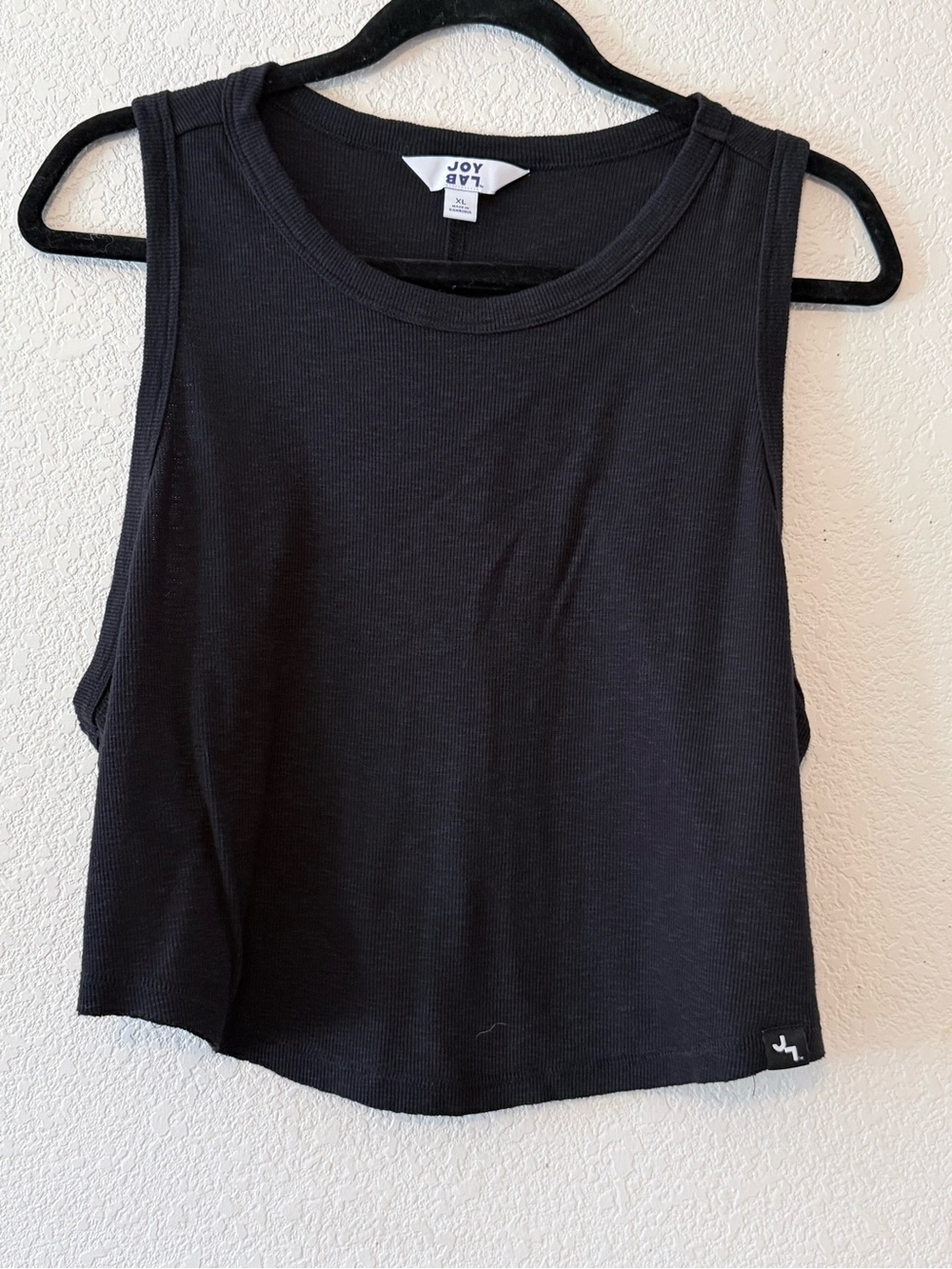 JoyLab Black Ribbed Cropped Tank Top 0211